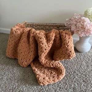 Handmade Chunky Knitted Blanket Super Soft And Cozy
34×36"